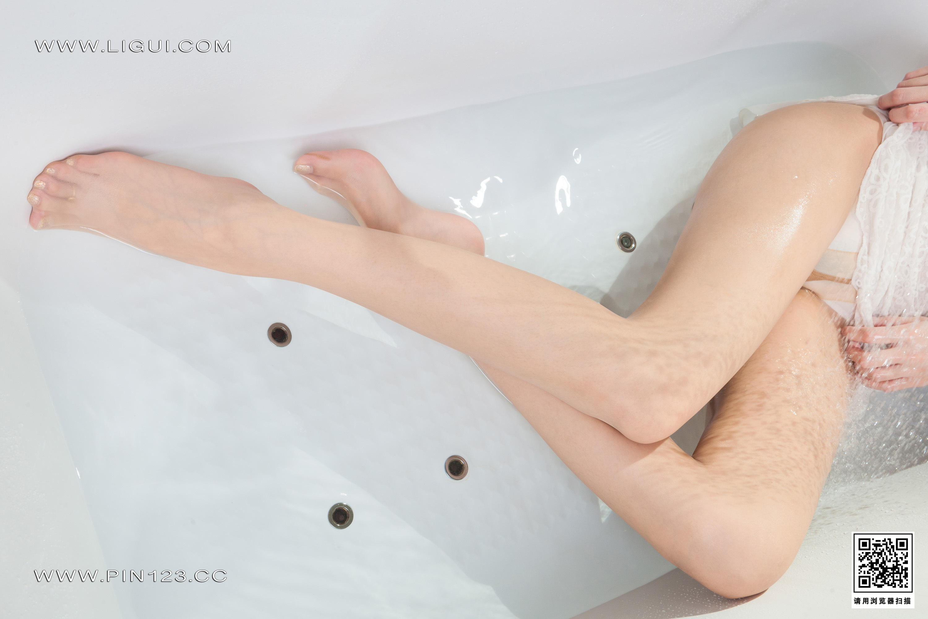 Ligui丽柜 2022.10.31 水中芙蓉 心心